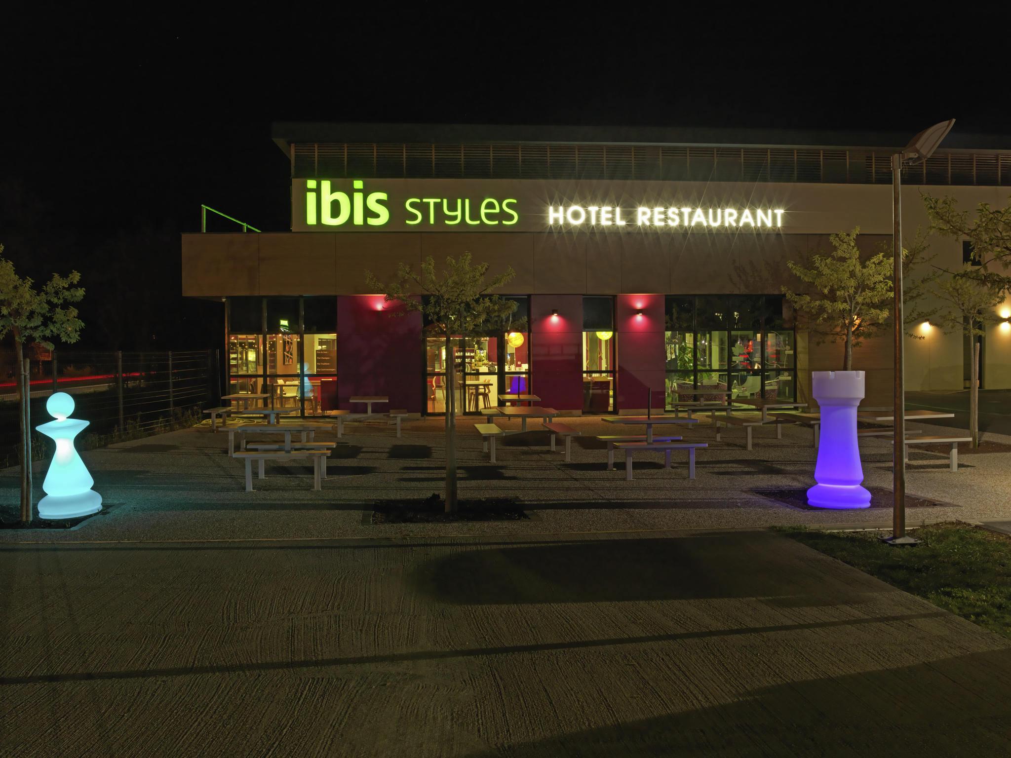 Ibis Styles Castres Hotel Bagian luar foto